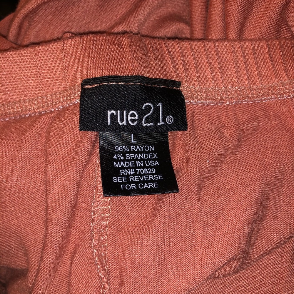 High-Low Skirt - Picture 5 of 5